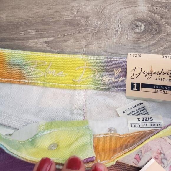 NWT Tie-Dye Ripped Denim Shorts Hi-Rise Shortie Blue Desire Womens shorts size 1 - Picture 7 of 8